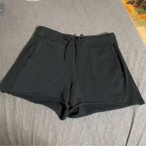 Like New Joy Lab Women's Mid-Rise French Terry Shorts 3/4" Black M Worn Once